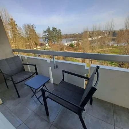 Apartment Avec Tres Belle Vue Sur L Allier