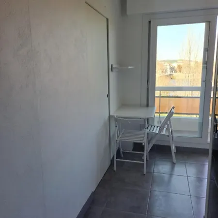 Avec Balcon Et Superbe Vue Апартаменты Бельрив-сюр-Алье