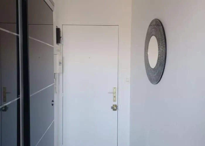 Апартаменты Avec Balcon Et Superbe Vue Бельрив-сюр-Алье